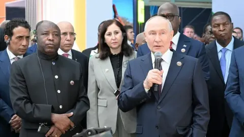 Putin, Elon Musk ile uydu konusunda temas halinde olduklarını söyledi