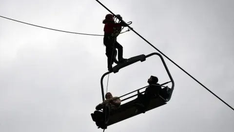 Sarıkamış Kayak Merkezi'ndeki kurtarma tatbikatı gerçeğini aratmadı