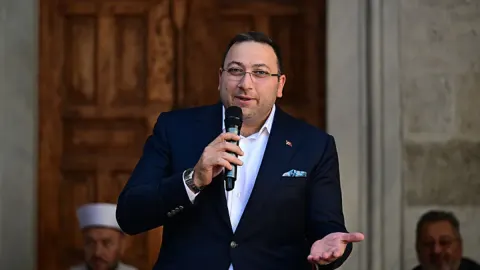 SON DAKİKA… Dündar Ziya Gültekin son yolculuğuna uğurlanıyor! Büyük Çamlıca Camii'nde cenaze töreni düzenleniyor