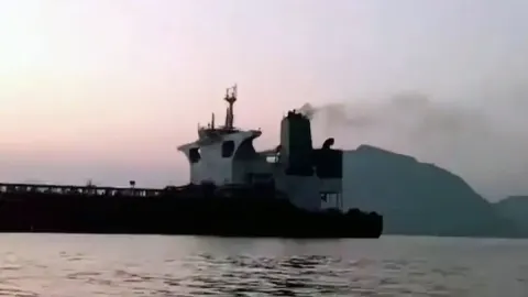 SON DAKİKA | Hürmüz'de iki petrol tankerinde patlama!