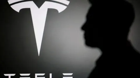 SpaceX ve Tesla'nın birleşme hazırlığı. 3,5 trilyon dolarlık şirket