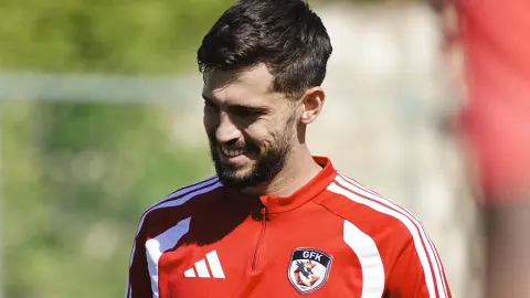 Süper Lig'de dikkat çeken olay: 13 dakika sahada kaldı, oyundan alınınca çıldırdı