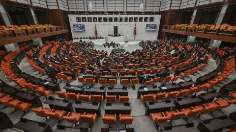 Tasfiyesine karar verilen bazı yatırım fonlarına ilişkin düzenlemeleri içeren teklifin ilk 5 maddesi kabul edildi