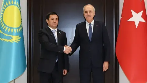 TBMM Başkanı Kurtulmuş, Bişkek'te Kazakistan Kurultay Başkanı Dadebay ile görüştü