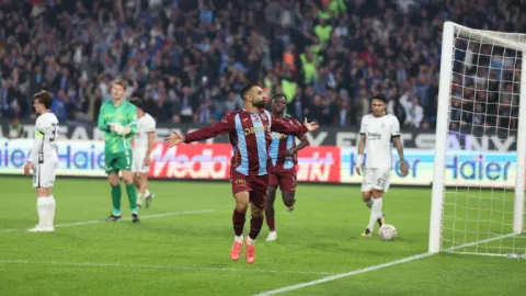 Trabzonspor, Beşiktaş’ı 2-0 mağlup etti! Thomas Reis, Süper Lig tarihine geçti
