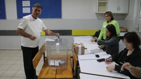 Trakya'daki çifte vatandaşlar Bulgaristan'daki cumhurbaşkanı seçimi için sandık başına gitti