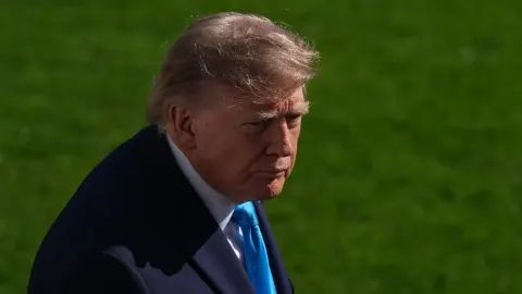 Trump, Brezilya'da seçimleri kaybeden Bolsonaro'nun "ABD'ye gelmesini onaylayabileceğini" söyledi