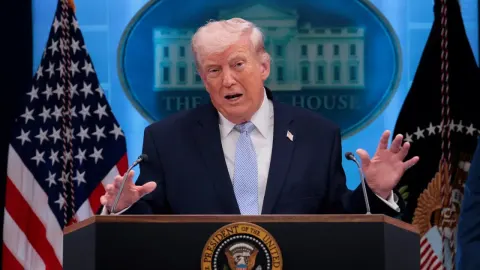 Trump: Fransa sınırlarını derhal kapatmalı