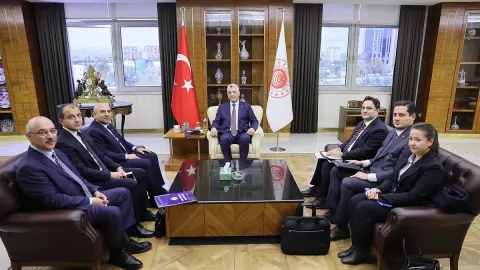 Türkiye ile Azerbaycan arasında 15 milyar dolarlık ticaret hedefi