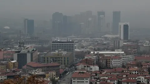Türkiye'de ince partikül madde kaynaklı hava kirliliğinin yüzde 52'si fosil yakıtlardan kaynaklanıyor
