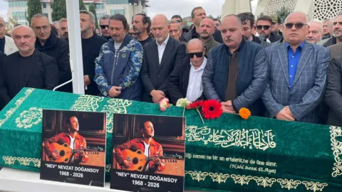 Ünlü şarkıcı Nev son yolculuğuna uğurlanıyor