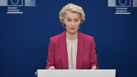 Von der Leyen, Kanada için ısrarla önerdiği ve diğer ortaklara da açık olacak "ortak üyelik" modelini anlattı