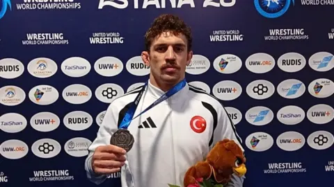 Yüksel Sarıçiçek Dünya Şampiyonası’nda Gümüş Madalya Kazandı