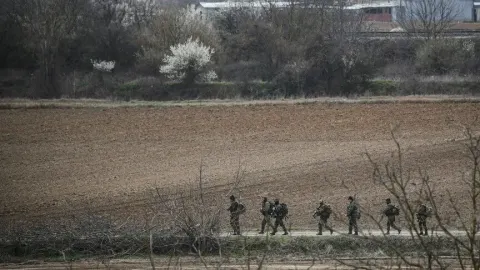 Yunanistan tasarruf için 187 kışlayı kapatmayı planlıyor