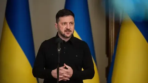 Zelenskiy: Ukrayna, ABD ve Rusya'nın katılımıyla üçlü bir toplantı yapılması konusunda anlaştık